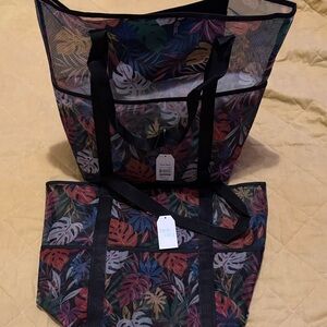 Time and Tru Colorful Leaf Print Tote Bag Set